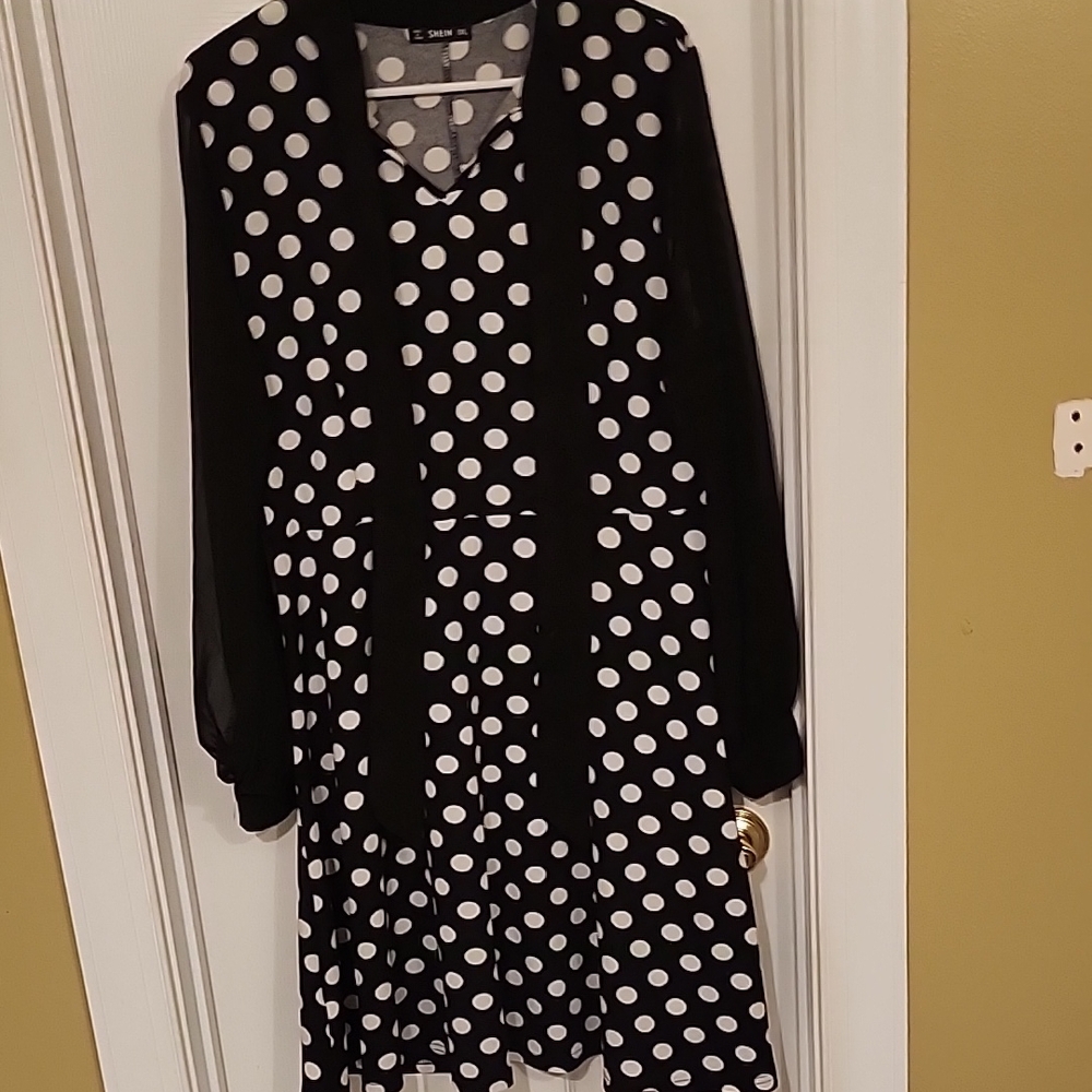 Shein dress,Size OXL, Black with white polka dots.The arms are sheer.